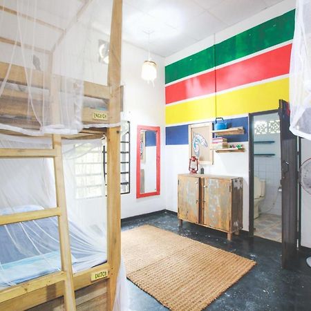 The West Coast House Hostel Ahangama Buitenkant foto